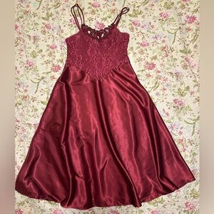 Cinema Etoile VTG Stretch Lace and Satin Med Chemise